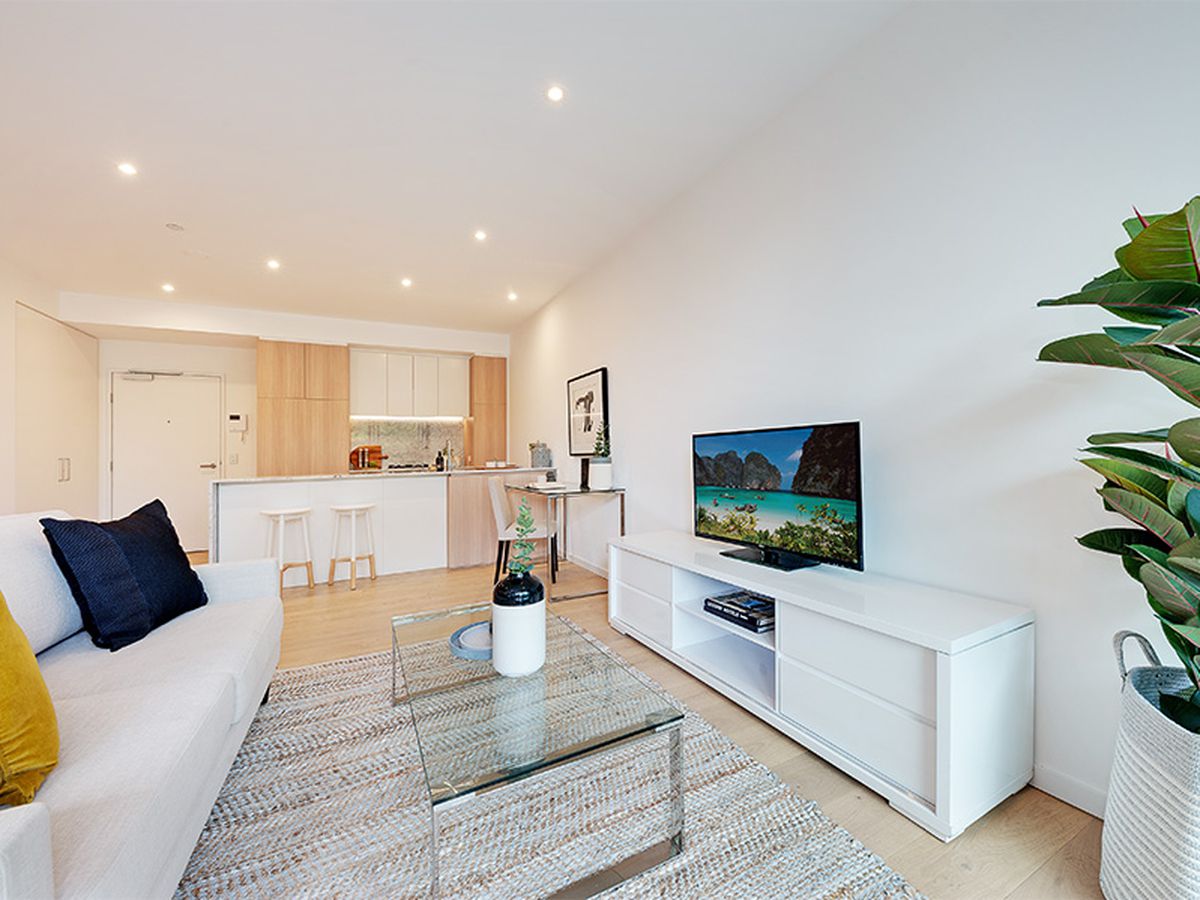 215 / 28-30 Anderson Street, Cha...