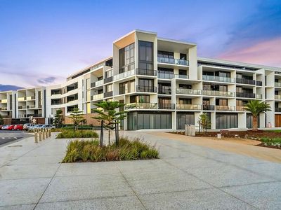 132 / 33 Quay Boulevard, Werribee South
