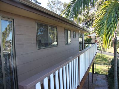 1 Paradise Avenue, Forster