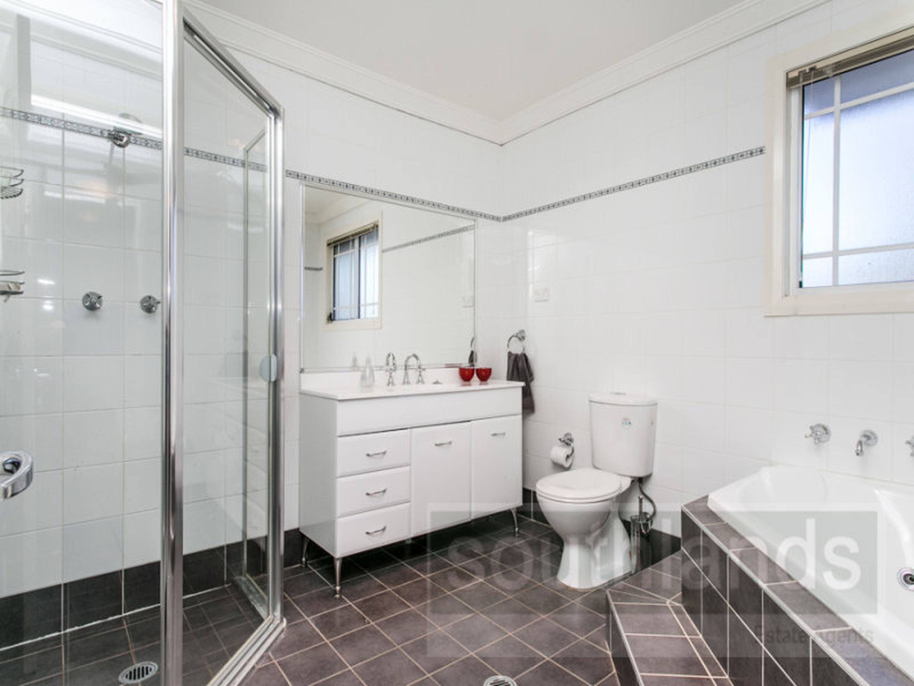 9 Torquay Tce, GLENMORE PARK