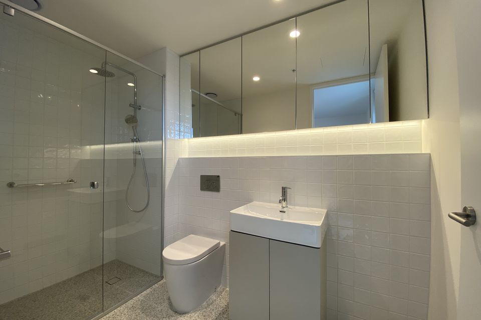 710 / 20 Wardens Walk, Coburg