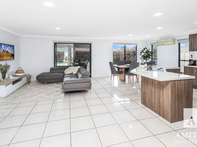 4 HOBBY COURT, Mango Hill