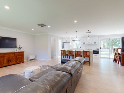 29 Meadowbank Drive, Dubbo