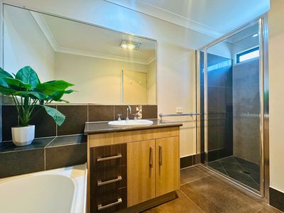 6 / 8-10 Lambert Drive, Moranbah