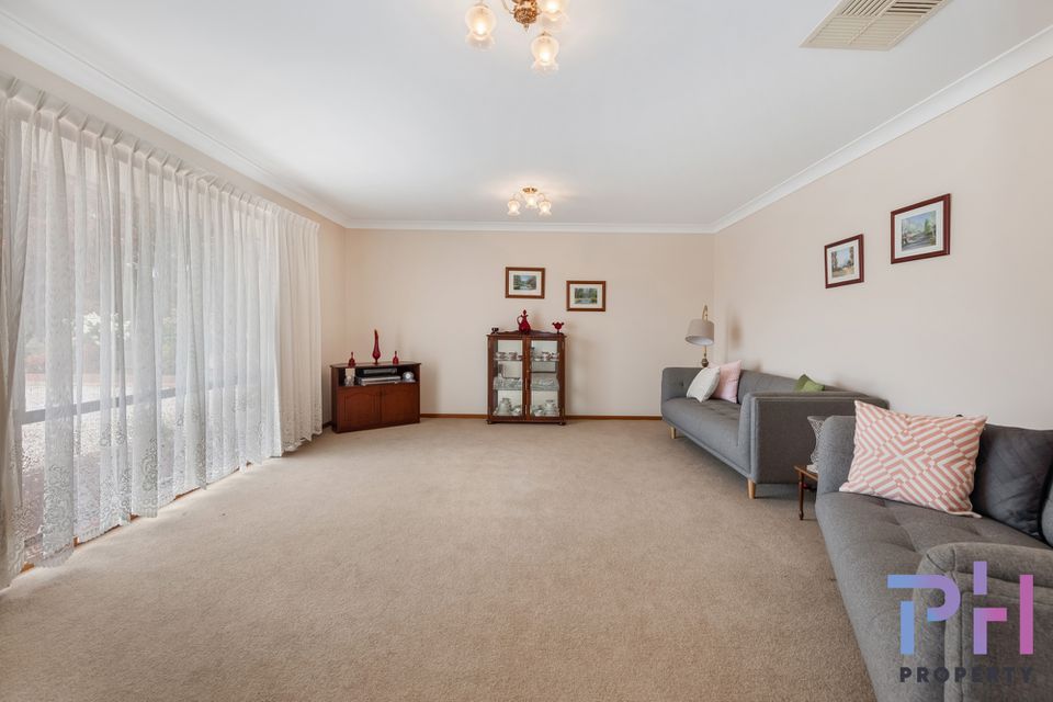 11 Melbury Court, Epsom