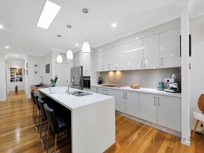 10 PAPERBARK COURT, Woodgate