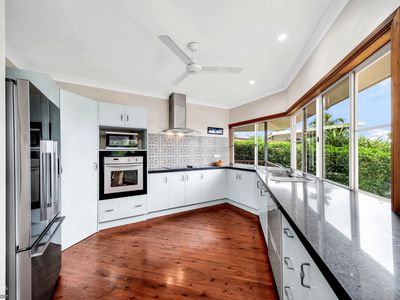 33 Eugenia Crescent, Redlynch