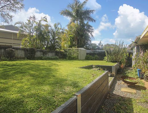Delightful Gem in Sought After Tewantin image 13