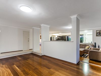 60 Whitfeld Terrace, Winthrop