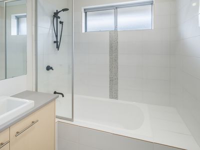 33 Cara Way, Wattle Grove