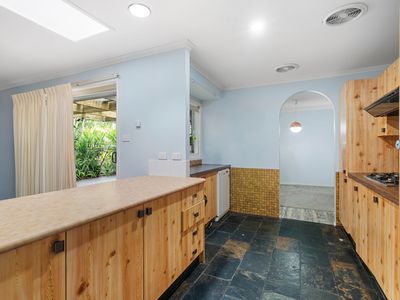 52 Lake Road, Balcolyn