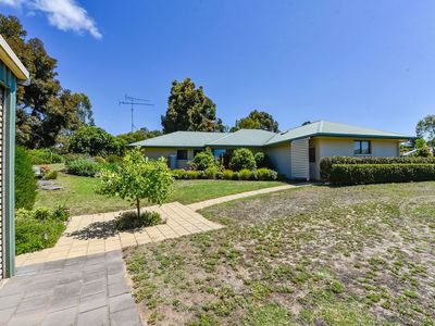 9 Turnbull Drive, Worrolong