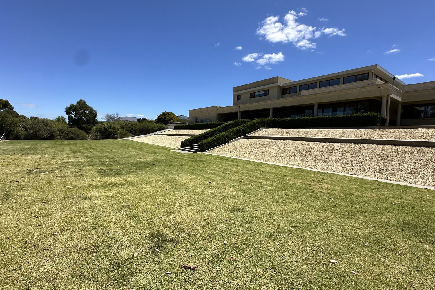 145 Barnes Boulevard, Horsham