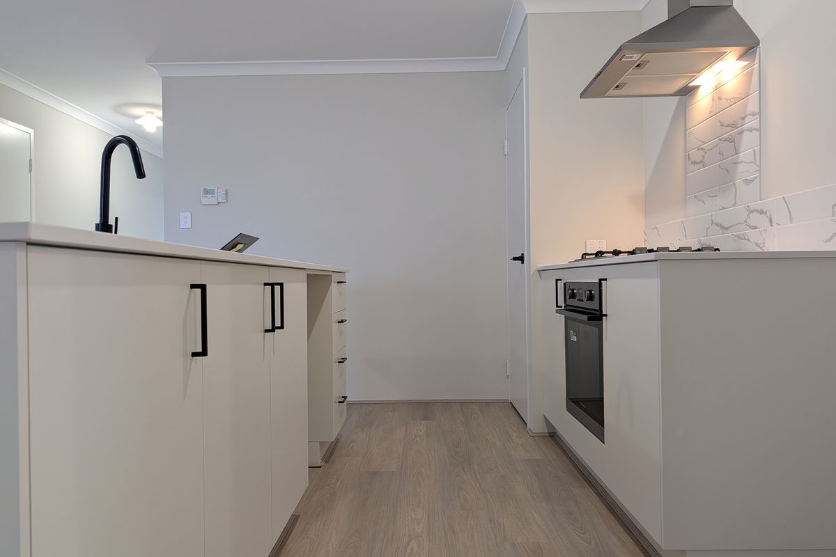 17 Stinear Street, Champion Lakes