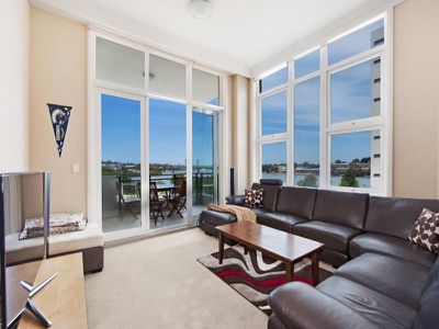 15 / 3 Bay Drive, Meadowbank