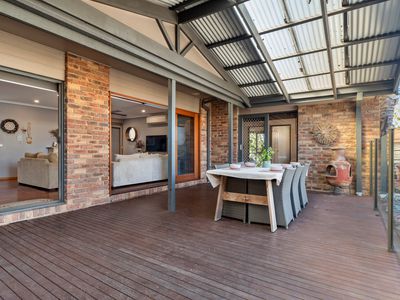 10 Wyldwood Close, Somerville