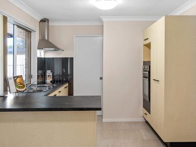 22 Warrandah Street, Rochedale South