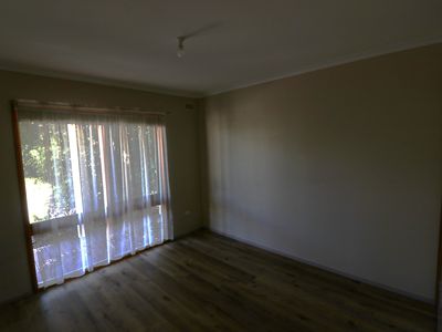 10 2- 6 Albert Street, Seymour