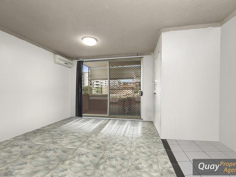 4 / 21 Lachlan  Street, Warwick Farm