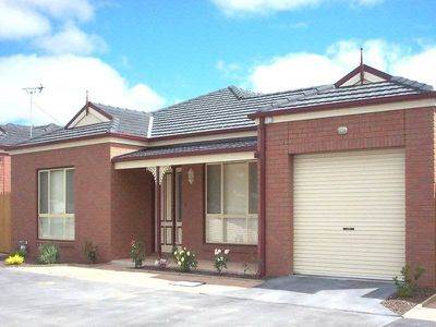 1-3 McNeil Close, Horsham