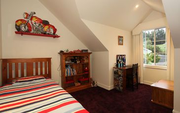 7 Valley Drive, Beaconsfield Upper