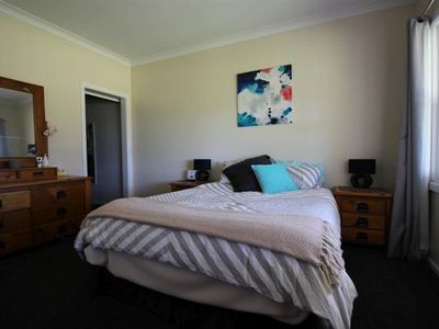90 Sunset Hills Road, Neville