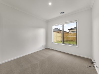 11 Saltcoats Road, Clyde North