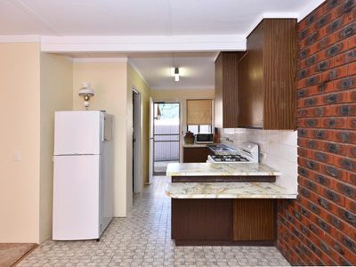 2 / 4 Trotter Lane, Ironbark