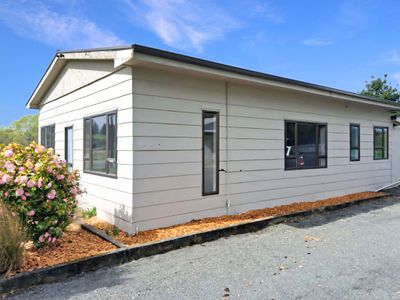15 Sinclair Avenue, Nightcaps