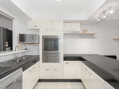 13 / 33-39 Hooker Boulevard, Broadbeach Waters