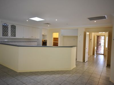 16 Hillcrest Place, Dubbo