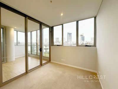 305 / 7 Half Street, Wentworth Point