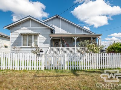 117 Moore Street, Emmaville