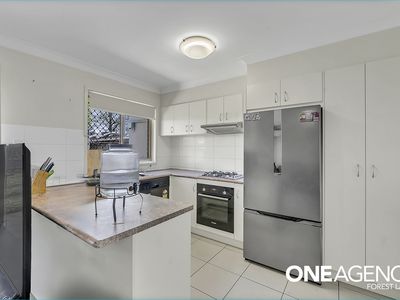 3 / 2 Grandly Street, Doolandella