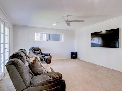 80 CONTOUR ROAD, Tamborine Mountain