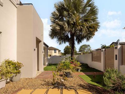 16 Hillcroft Place, Belmont