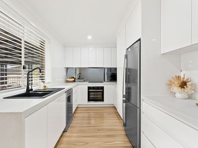 2 Sawtell Street, Albion Park