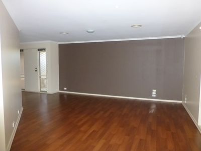 32 Cuthbert Avenue, Truganina