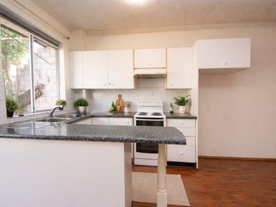 10 / 1 Waterside Crescent, Carramar