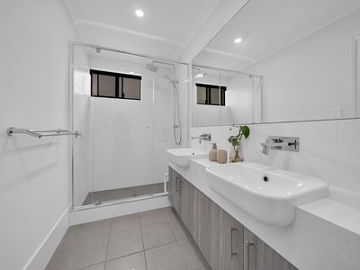 33A Stroughton Road, Westminster