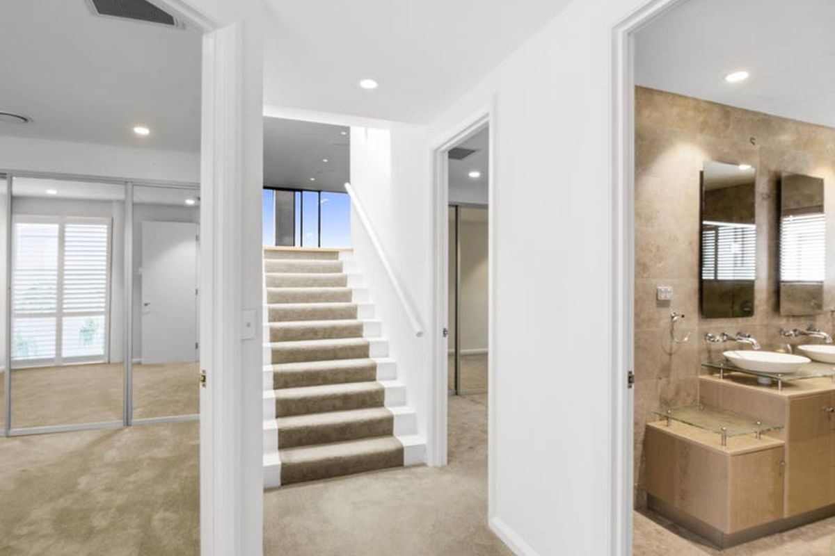 8 / 29 Hutton Road, The Entrance