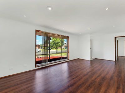 71 Gipps Crescent, Cranbourne North