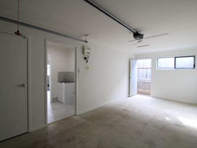 1 / 2 Herald Close, Kallangur