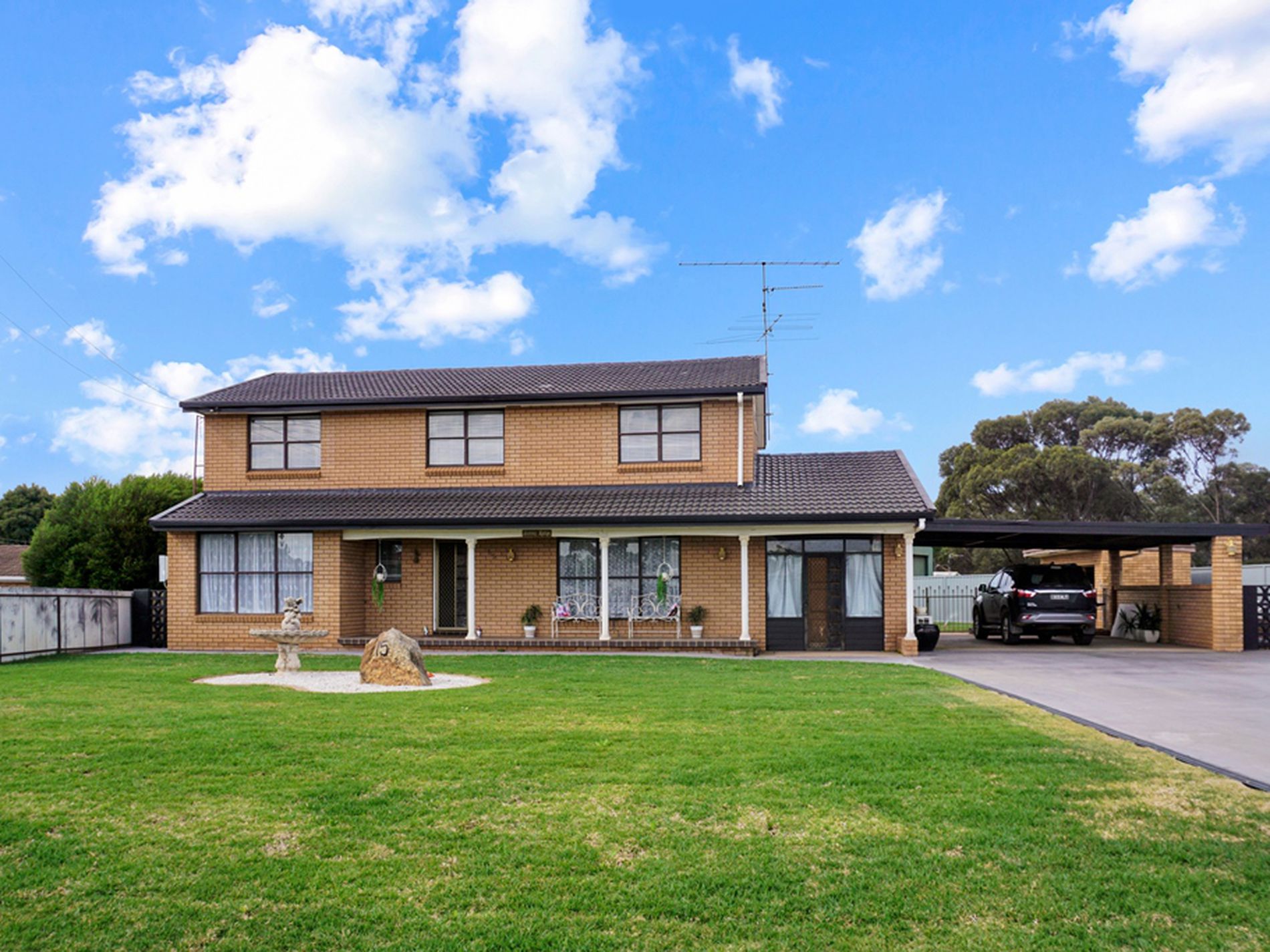 15 Old Hospital Road, West Wyalong