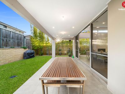 32 Jenkinson Drive, Elizabeth Hills