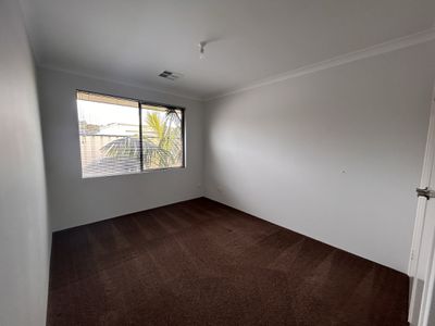 30 Harden Park Trail, Carramar