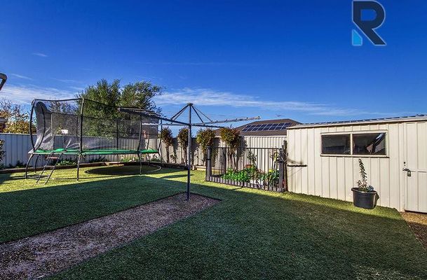 18 Dewvale Place, Craigieburn