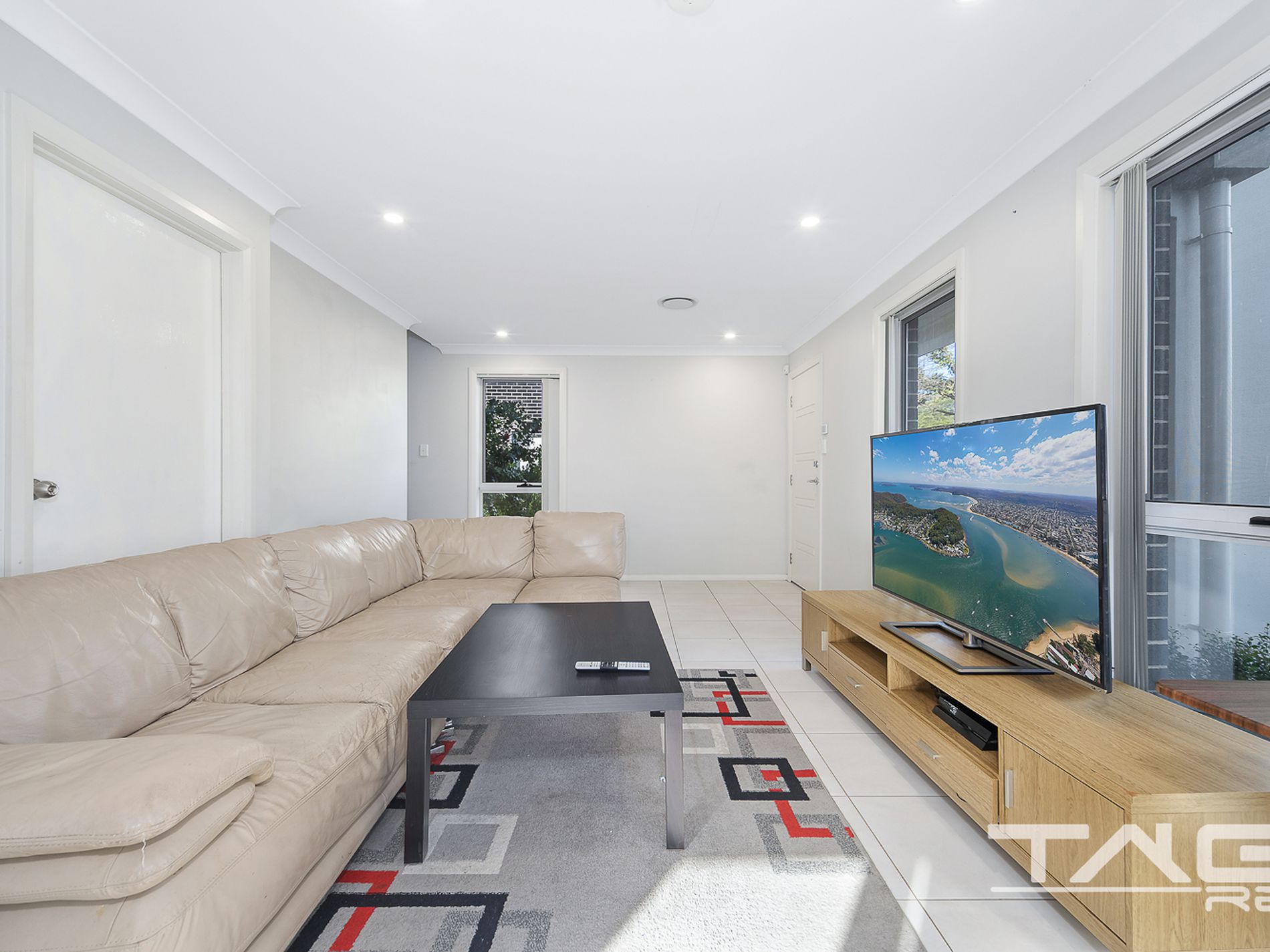 1/49 Canberra Street, Oxley Park