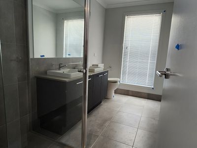 3 Pony Promenade, Seymour