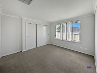 62 Champagne Drive, Dubbo